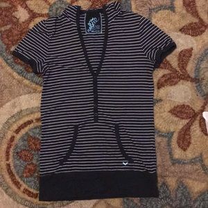 Black striped hooded shirt